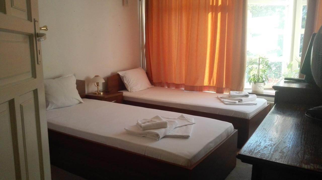 Family Hotel Rositsa Sevlievo Exterior photo